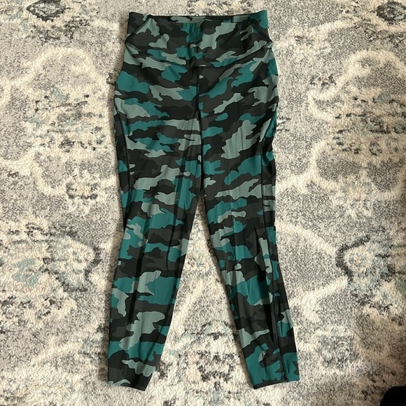 Lululemon Base Pace High-Rise Running Tight 25" - Picture 1 of 10